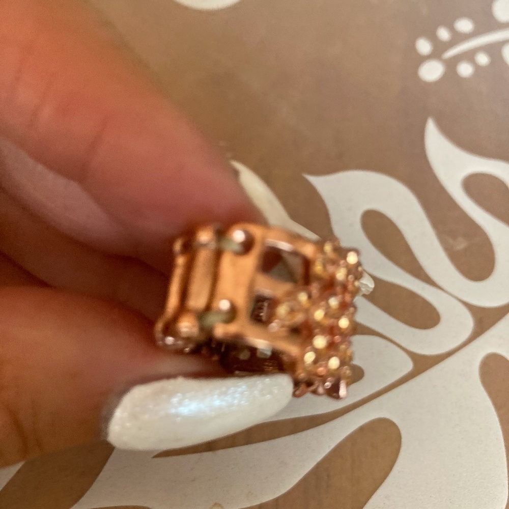 NWOT ROSE GOLD STRETCH RING - Picture 4 of 4